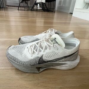 Nike Vaporfly 3 zoom x White and Gray Athletic Shoes